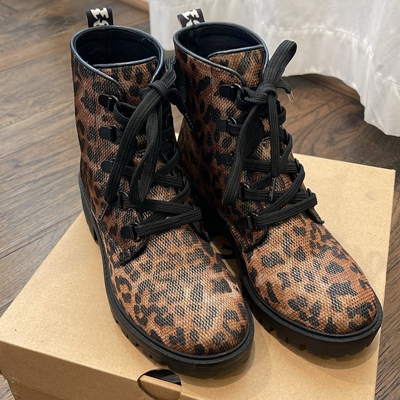 KENDALL + KYLIE
Epic Leopard-Print Combat Boots size 6-6.5 - Picture 2 of 10